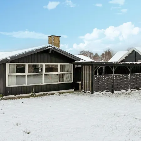 3 Bedroom Cozy In Feriehus *
