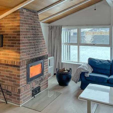 3 Bedroom Cozy In *