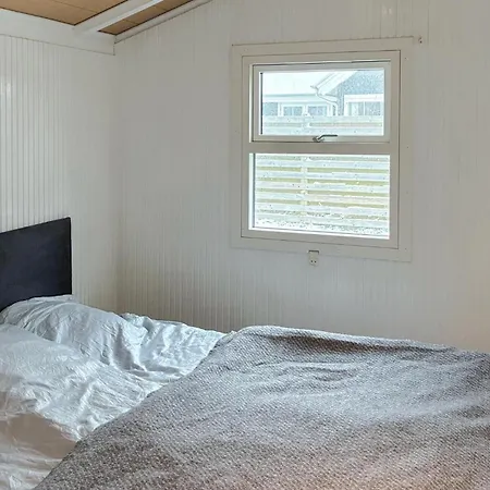 Feriehus 3 Bedroom Cozy In