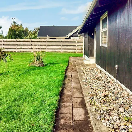 3 Bedroom Cozy In *