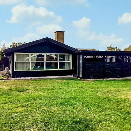 3 Bedroom Cozy In Feriehus *