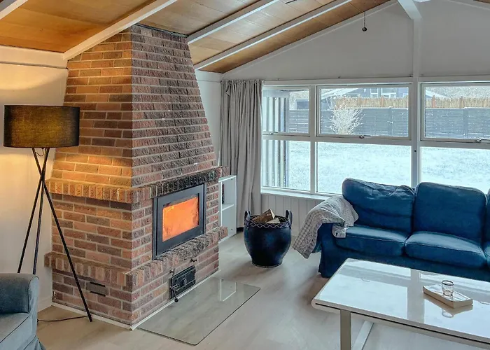 3 Bedroom Cozy In *