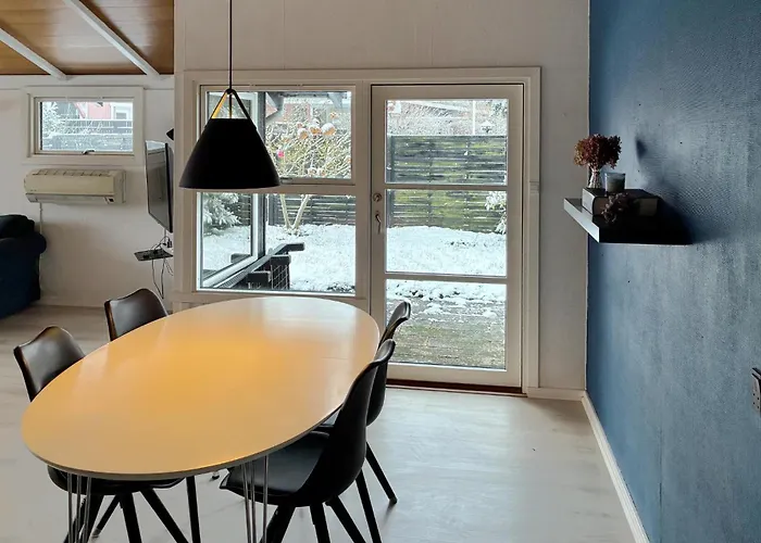 3 Bedroom Cozy In