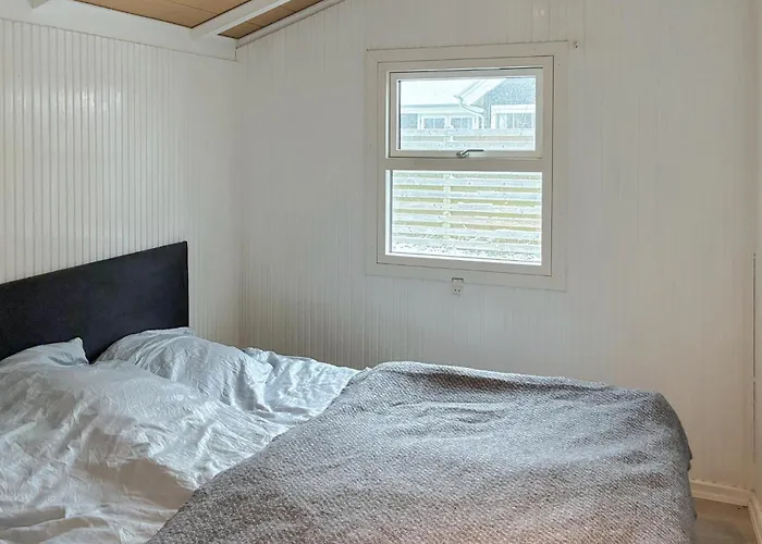Feriehus 3 Bedroom Cozy In