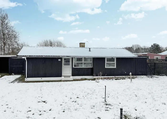 3 Bedroom Cozy In Feriehus *